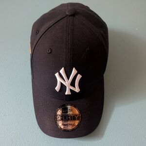 Black New Era 9FORTY Cap